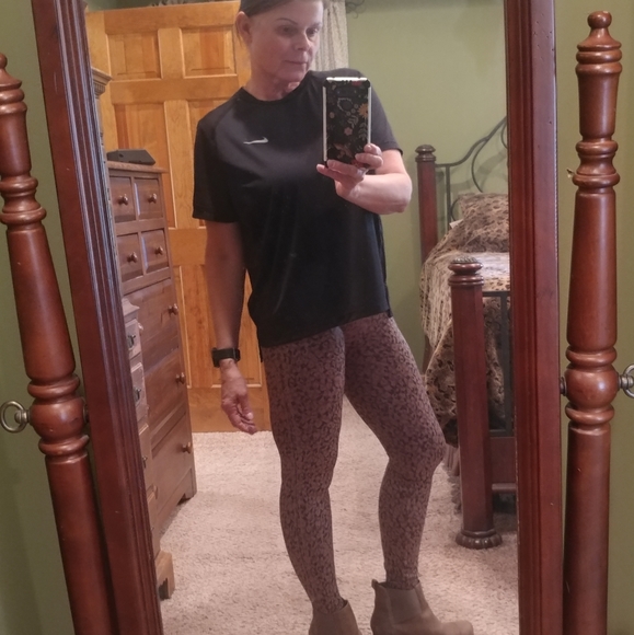 Meet your Posher, Heidi - Picture 6 of 7